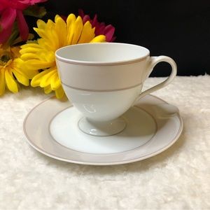 Hutschenreuther's, Fontaine "Chloe" Fleuron Footed Demitasse Teacup & Saucer Set